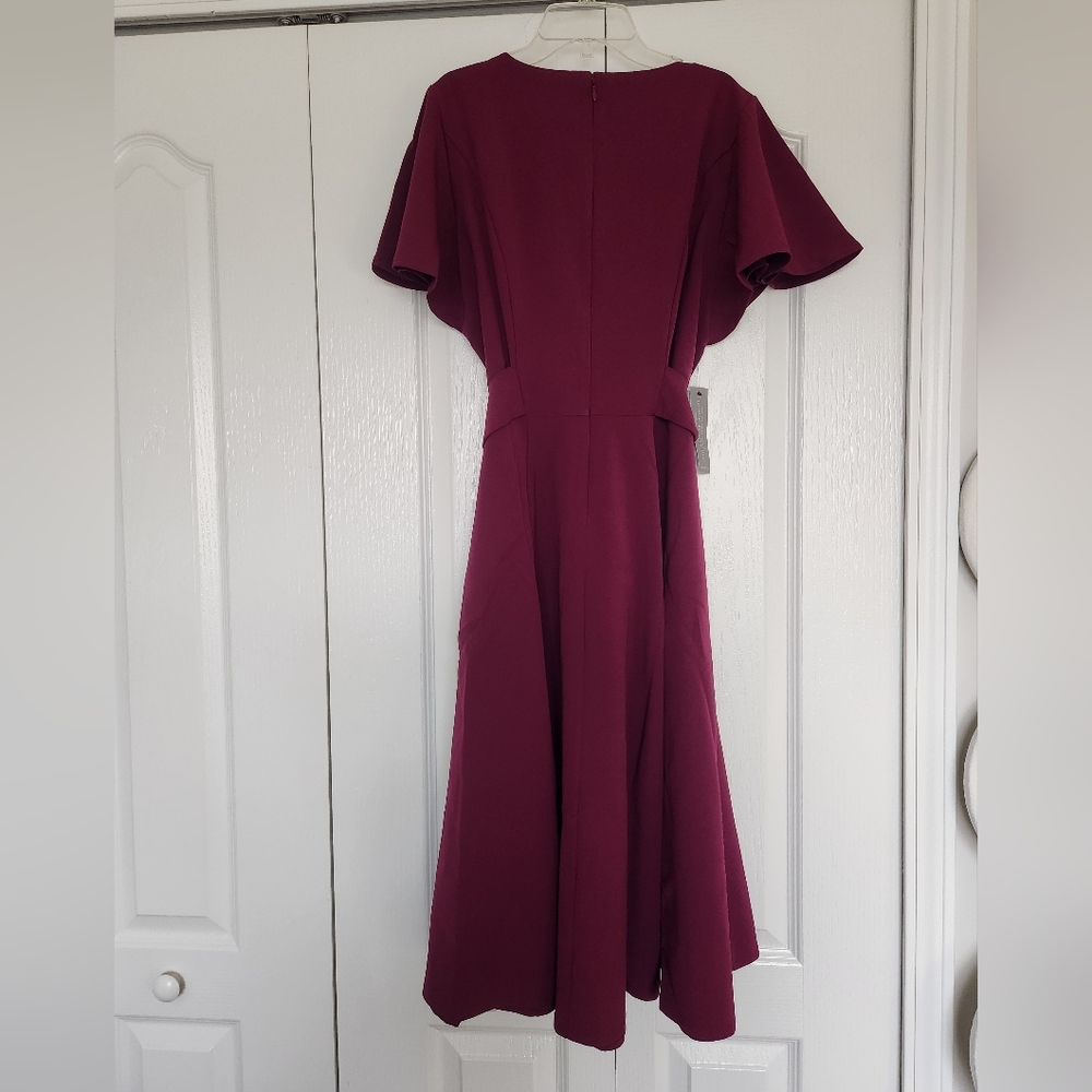 Lane Bryant Lena V-Neck Midi Dress - Picture 6 of 7